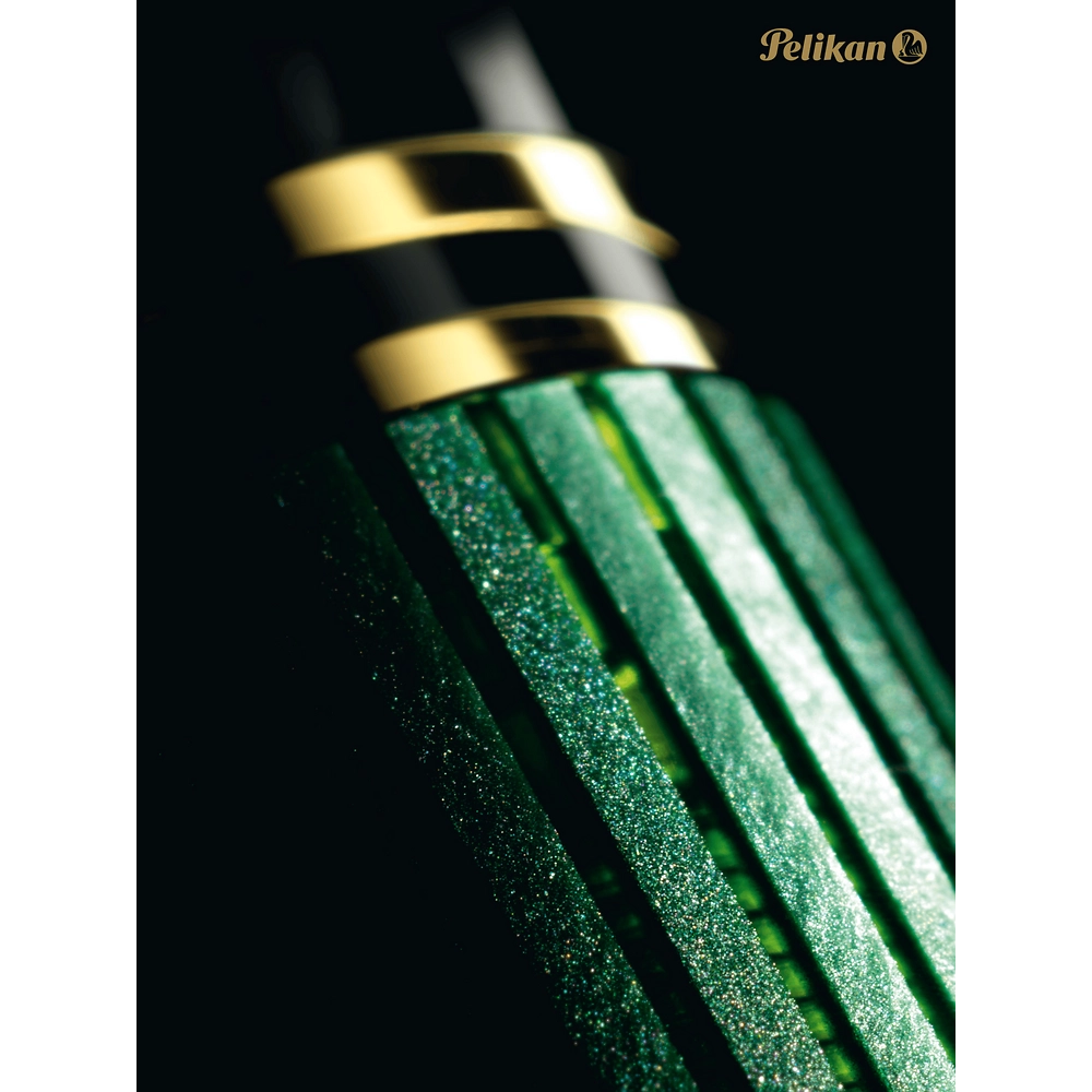 Packshot open [1507]