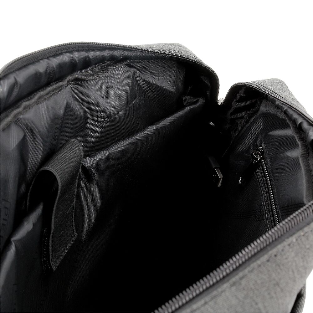 Packshot open [1506]