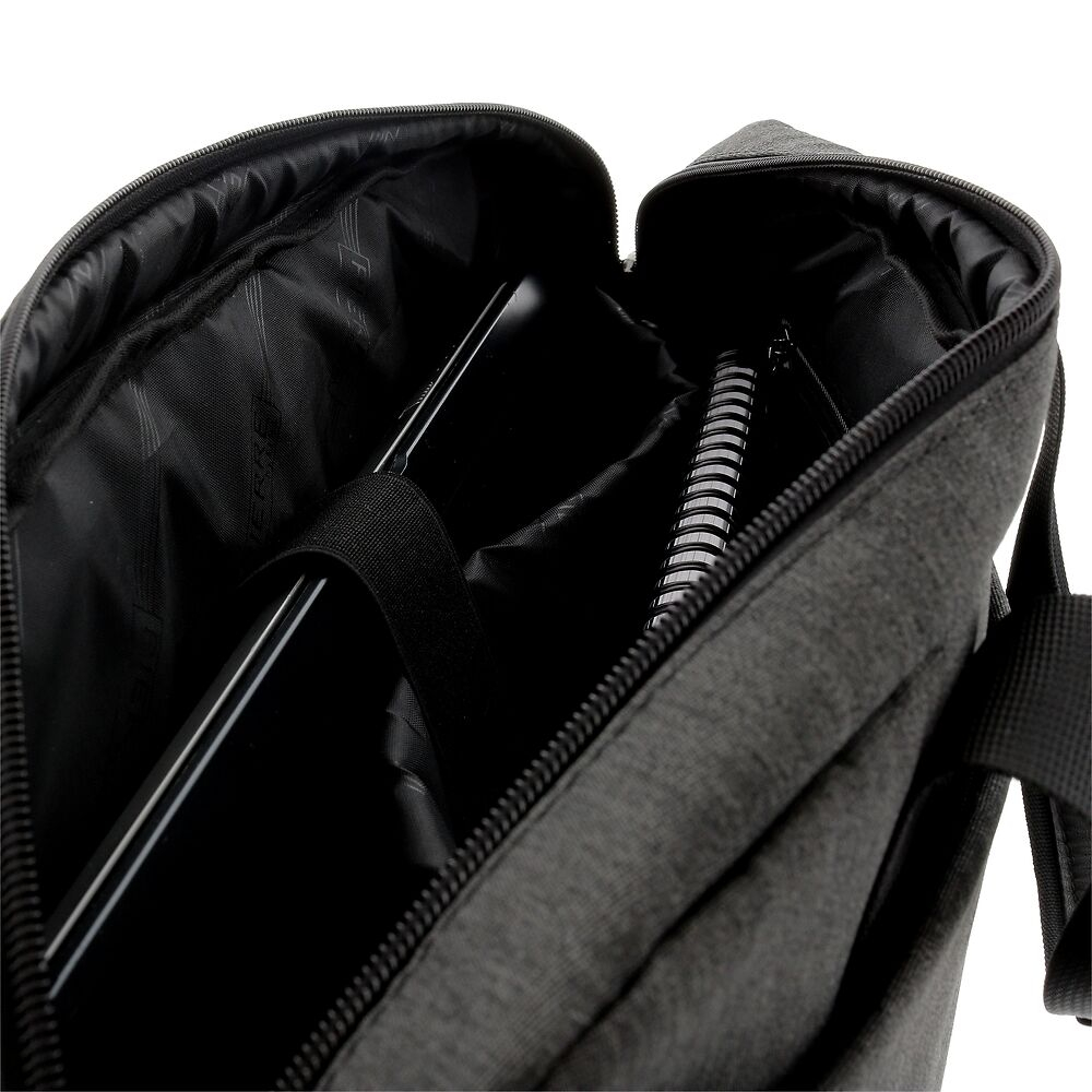 Packshot open [1507]