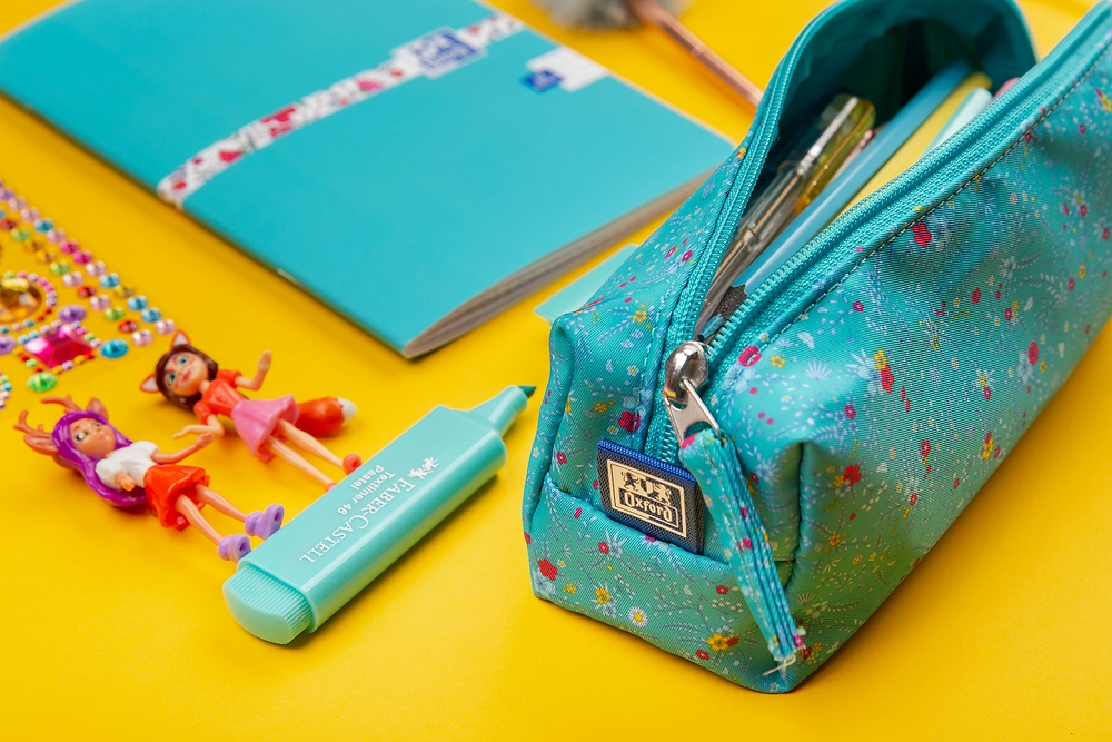 Packshot open [1506]