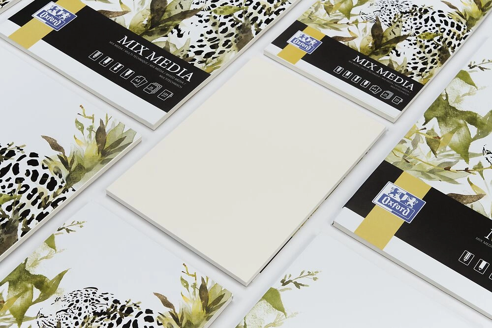 Packshot open [1503]