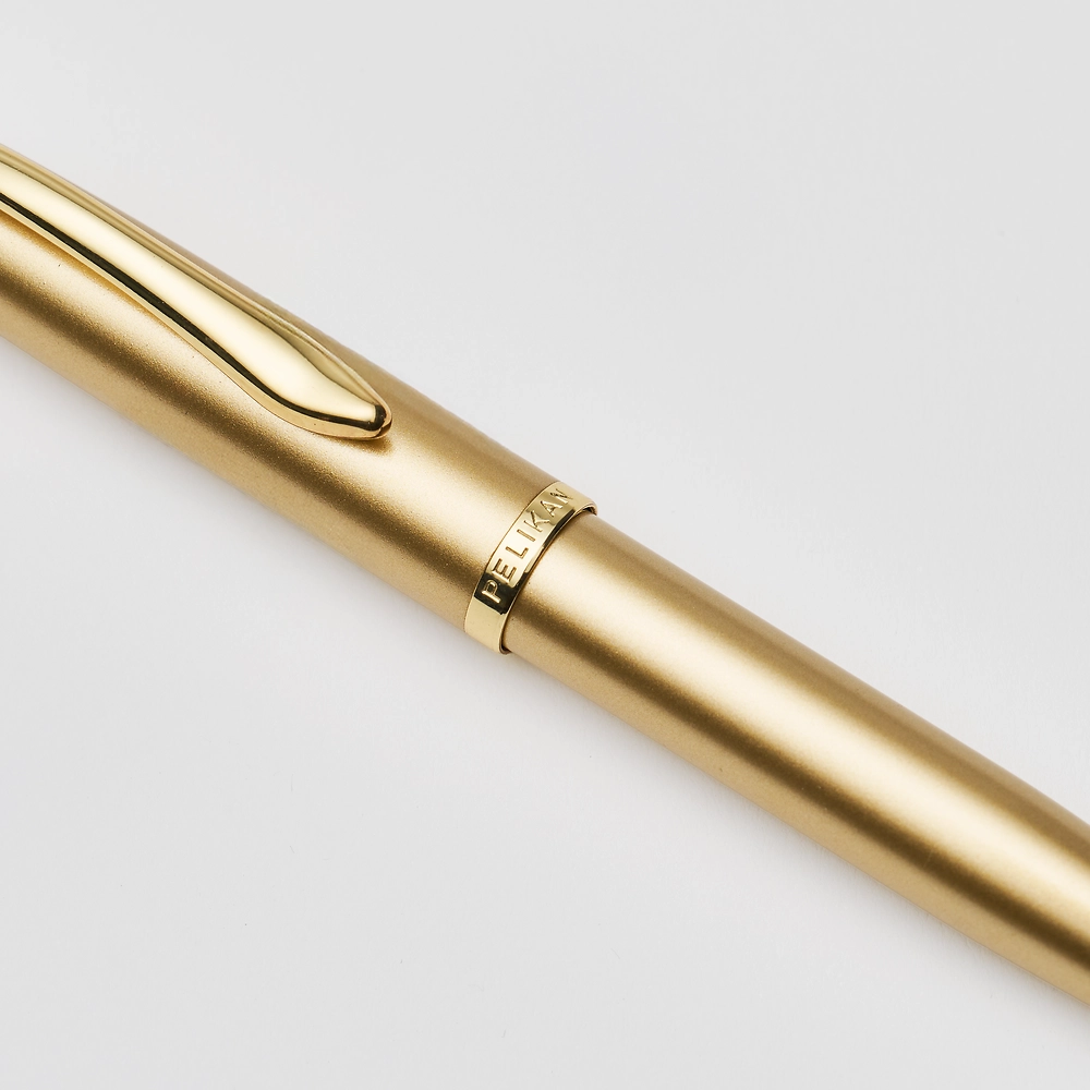 Packshot open [1502]