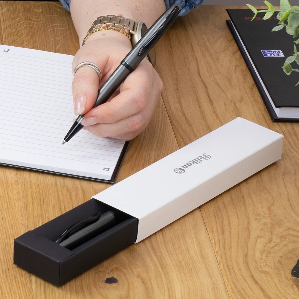 Packshot open [1506]