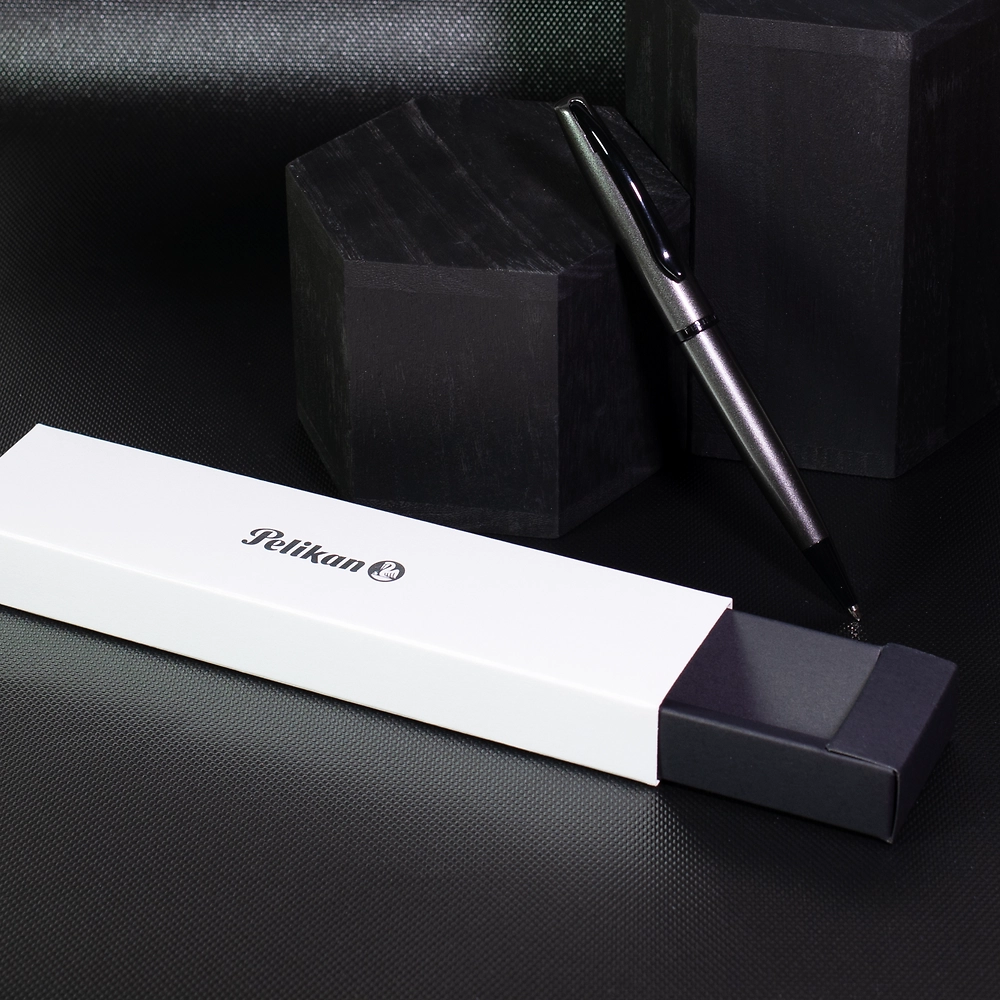 Packshot open [1507]