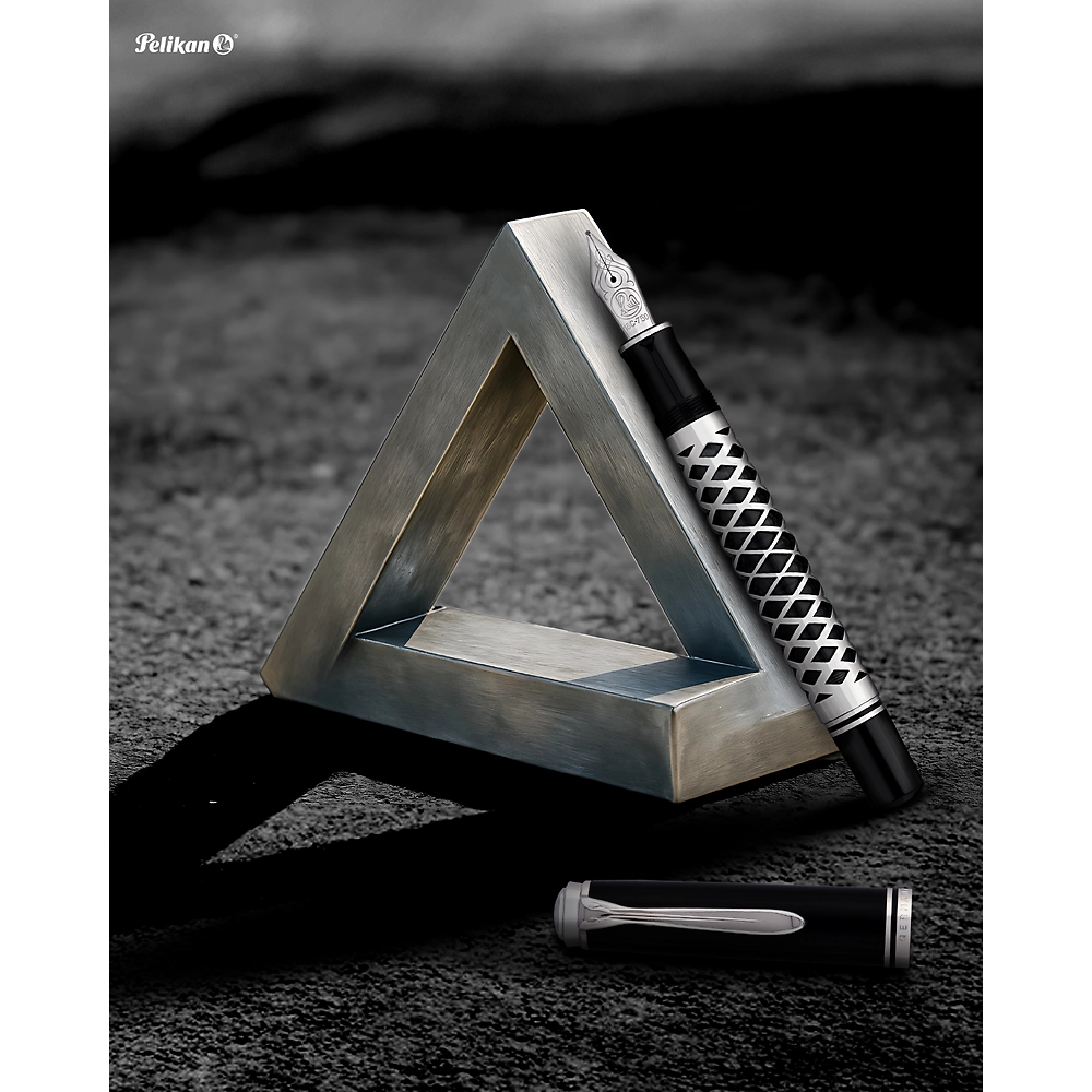 Packshot open [1503]