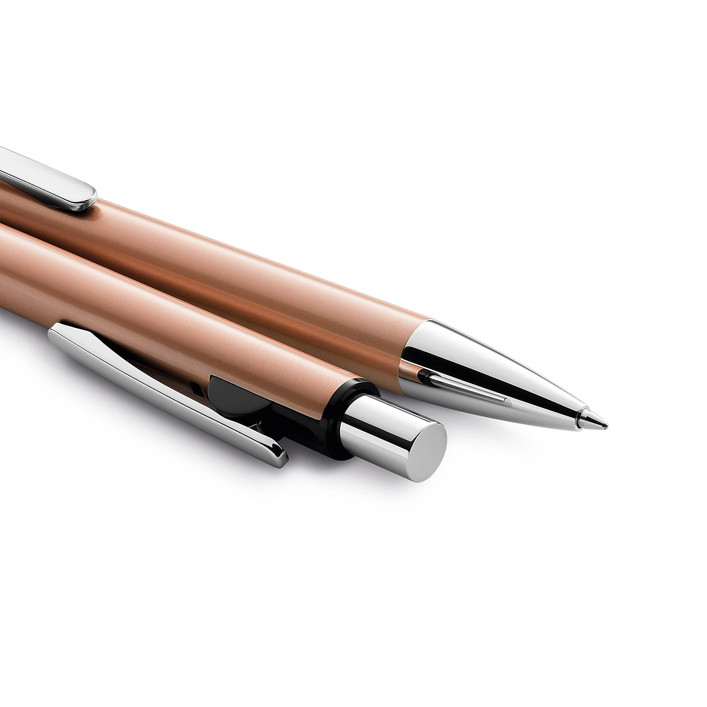 Packshot open [1503]