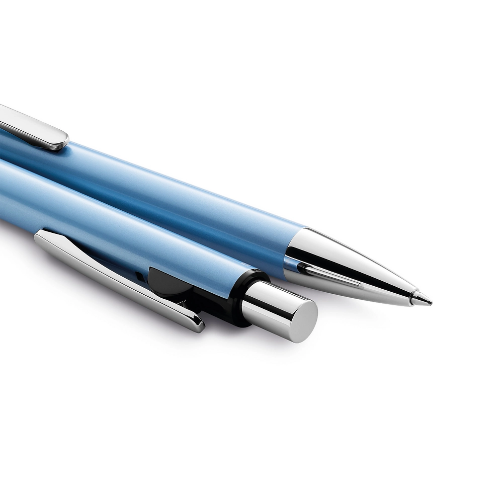 Packshot open [1503]